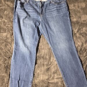 Classic Women's Mid Wash Blue Skinny Stretch Jeans